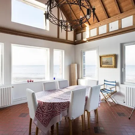 Beautiful Villa On Granville Beach