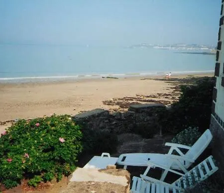 Beautiful Villa On Granville Beach Apartman *