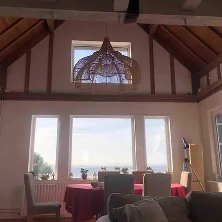 Beautiful Villa On Granville Beach *